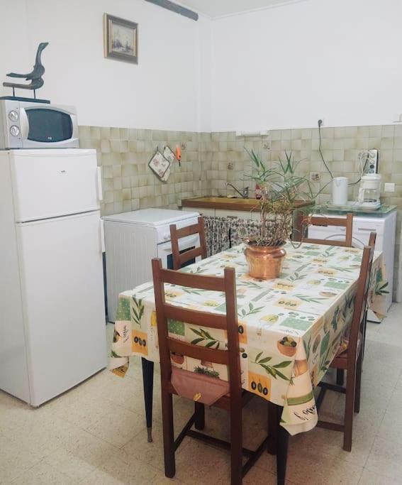 Gite Et Jardin En Bord De Riviere Saumane Ngoại thất bức ảnh